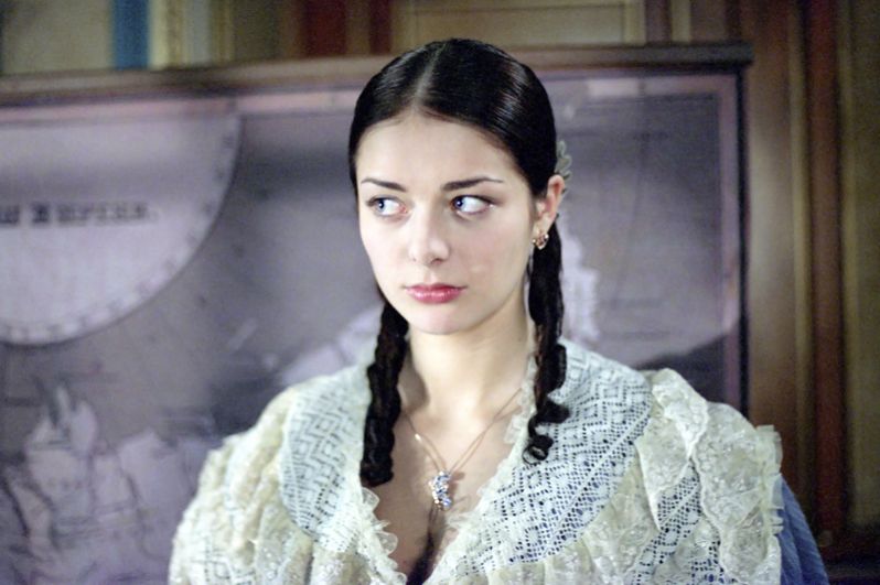 Марина Александрова в роли принцессы Марии Гессен Дармштадтской в сериале «Бедная Настя», 2003-2004 годы.