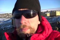 Александр Красиков живет на антарктической станции уже несколько месяцев.