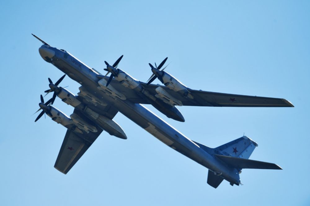 Турбовинтовой стратегический бомбардировщик-ракетоносец Ту-95МС.