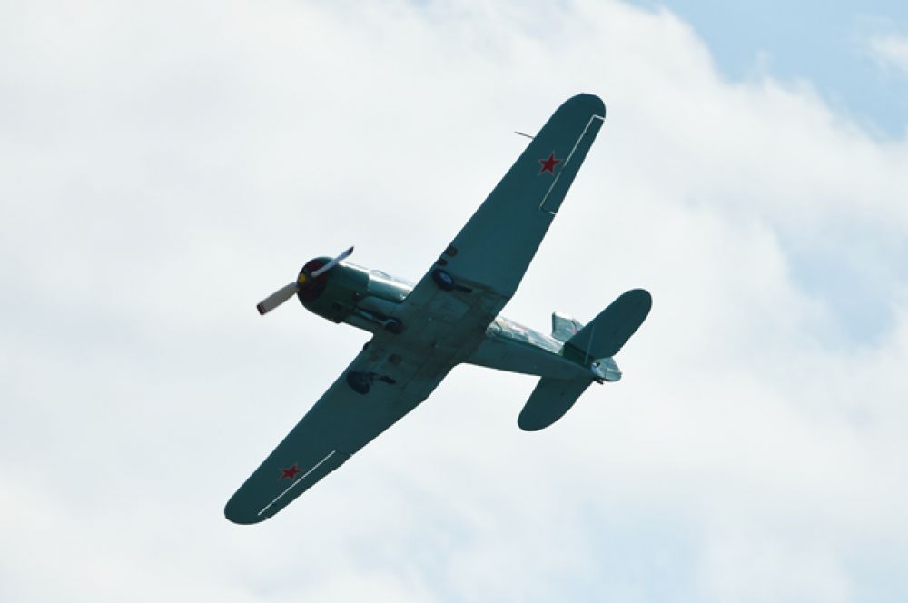 Самолет ЯК-18.