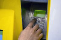 В Тюмени грабители взорвали банкоматы в магазине