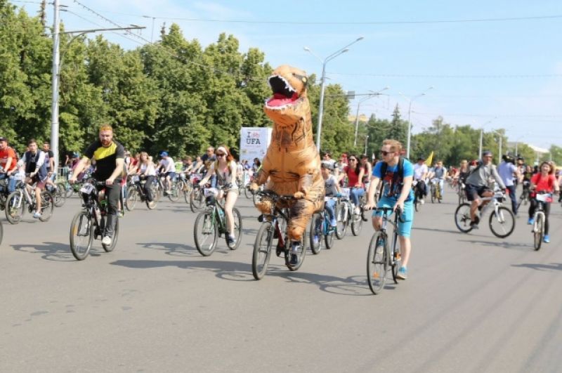 Одна из номинаций велопарада - необычные костюмы.