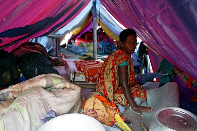 Временный лагерь для жертв наводнения в районе Саптари в Непале.