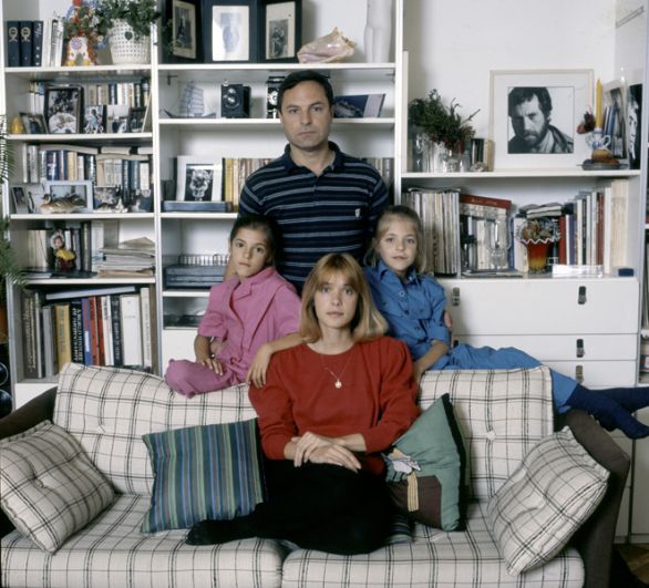 Актриса Вера Глаголева с дочерьми и мужем Родионом Нахапетовым. 1987 год.