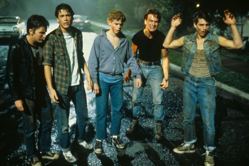 В 1983 году Суэйзи снялся в кинофильме режиссёра Фрэнсиса Форда Копполы «Изгои», показывающем маленький городок в штате Оклахома в 1960-е годы, где в извечном конфликте противостоят друг другу банды подростков.