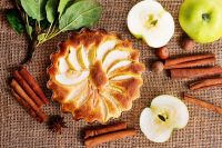 Яблочный пирог в духовке, который тает во рту. 11 простых рецептов