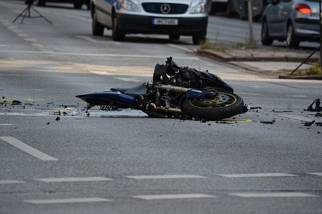 В Оренбургском районе мотоциклист врезался в «УАЗ».