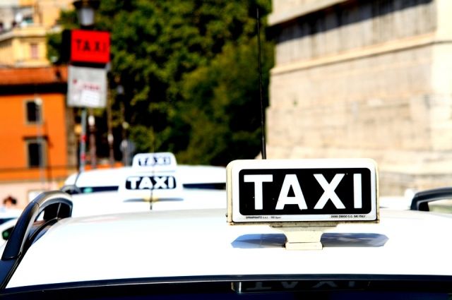 Тюменский таксист остался без плюшевого зайчика за 400 рублей