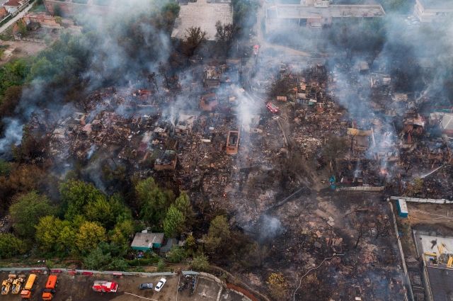 В историческом центре Ростова-на-Дону за полдня выгорел целый микрорайон.