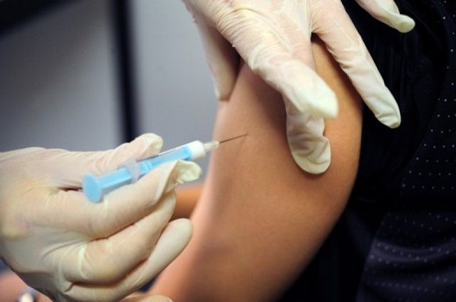 Вакцину распределяют по медицинским организациям региона.