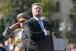 Пётр Порошенко на военном параде на Крещатике в День независимости в Киеве, 2014 г.