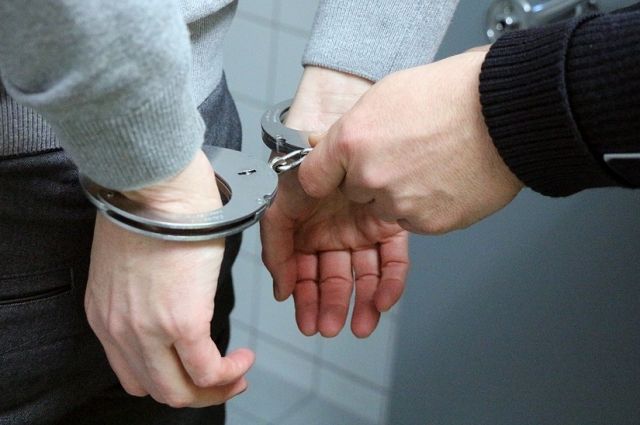 Преступление произошло в декабре 2016 года. 33-летний житель посёлка  Всеволодо-Вильва пришёл к своей дальней родственнице, будучи пьяным. 