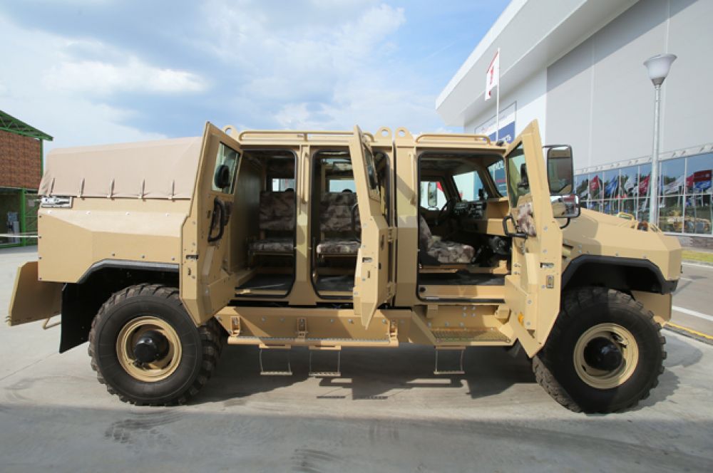 Бронированный автомобиль «Буран».