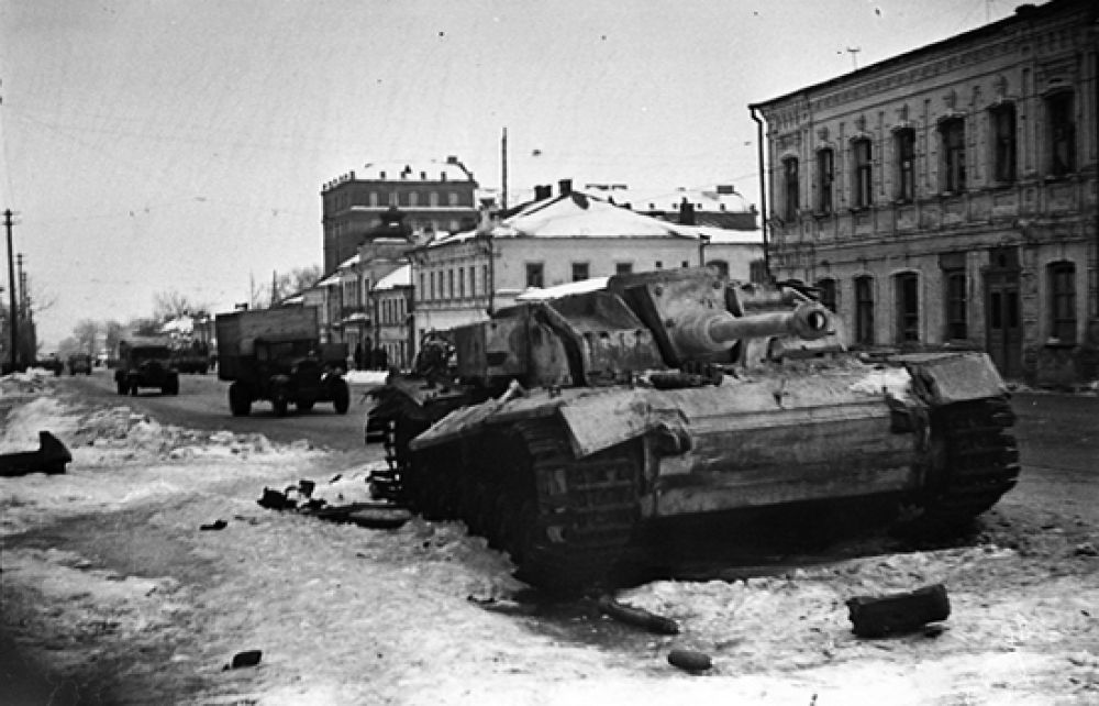 6 февраля 60-я армия под командованием генерал-майора И.Д. Черняховского вышла на подступы к Курску.