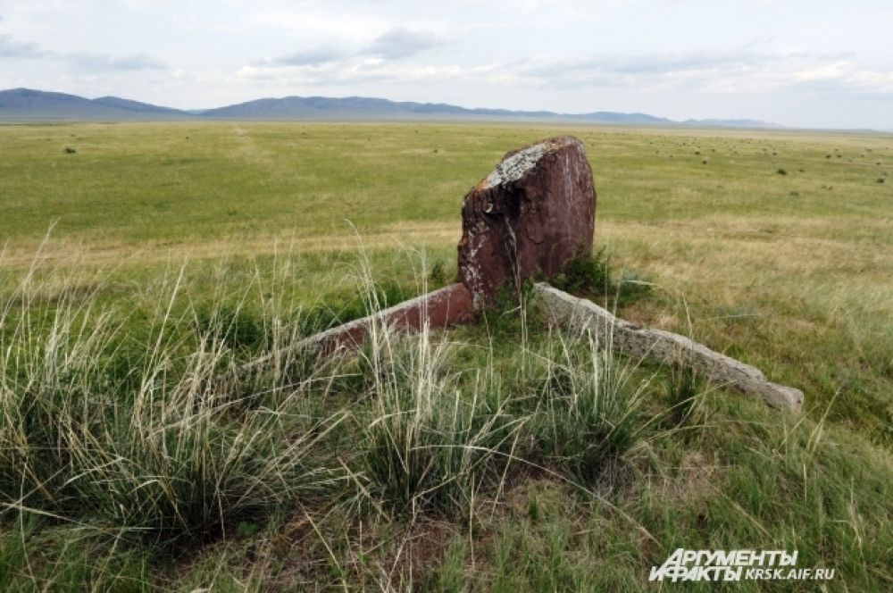 Краеугольный камень кургана.
