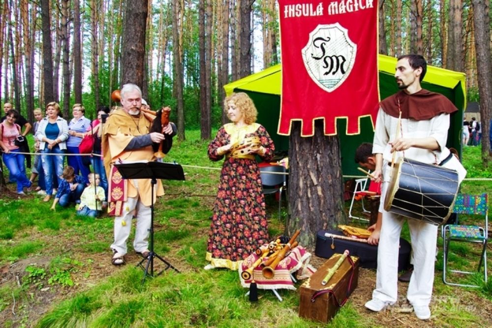 И во все века нельзя прожить без музыки!!!
