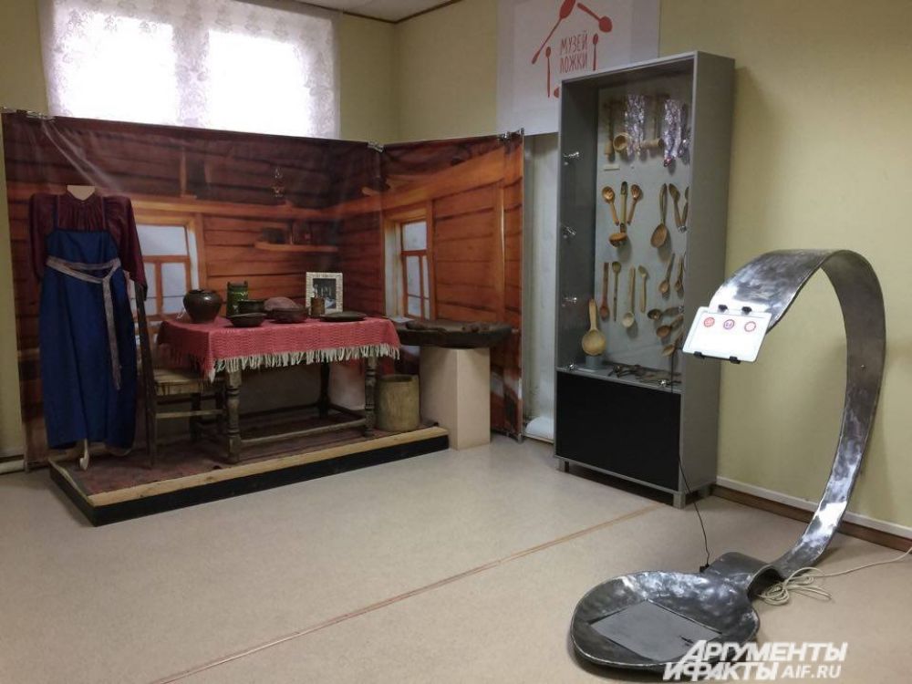 Ложка-весы показывает вес в ложках каши и супа. В кг тоже.
