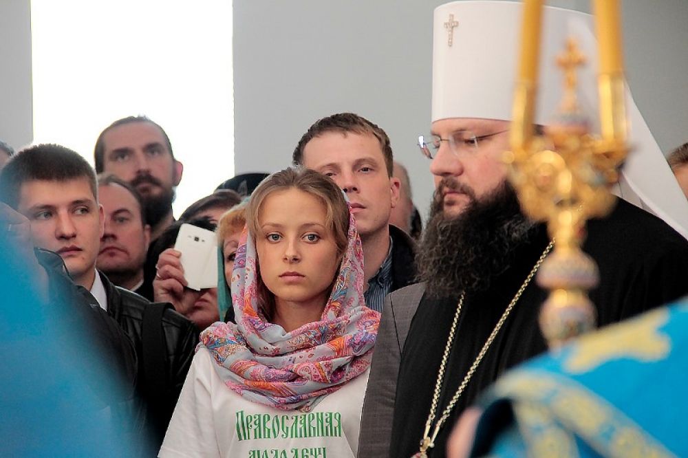 Будучи еще митрополитом Смоленским и Калининградским Кирилл открыл в Ярцеве первый православный приход.