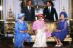 Крещение первого сына принца Чарльза и Дианы Уильяма в Букингемском дворце, 4 августа 1982 года.