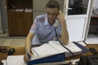 Полиция просит очевидцев драки звонить по телефону в Кемерове 56-76-48.