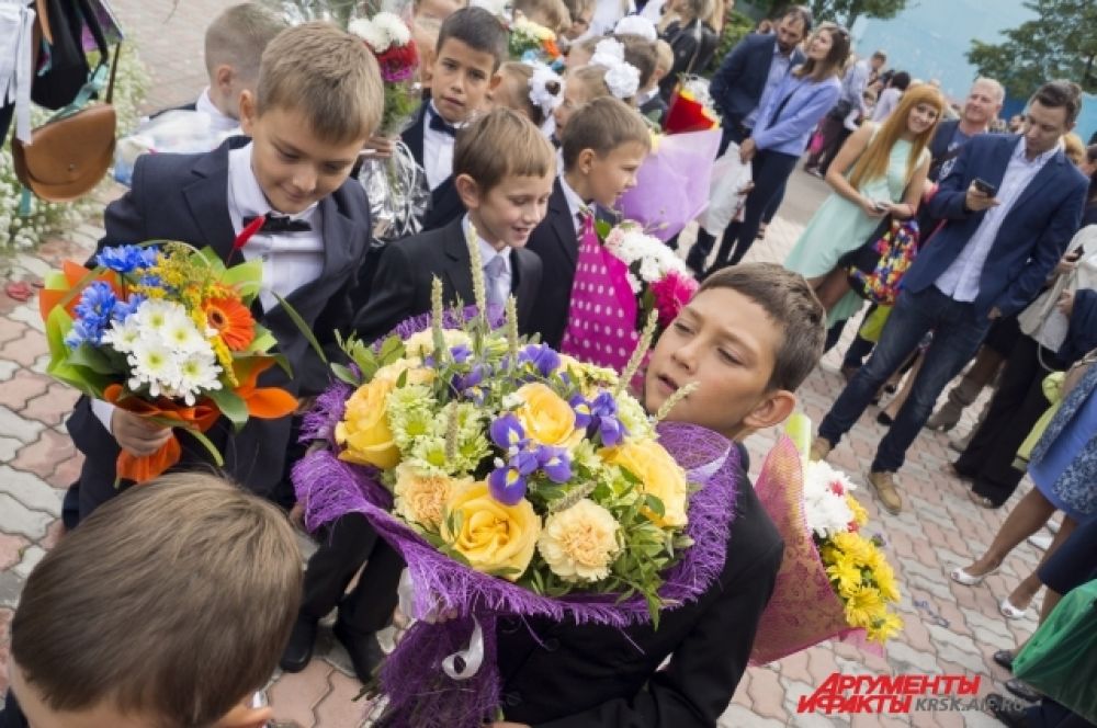 Только в Красноярске в нынешнем учебном году за парты в сядут более 105 тысяч учеников, из них 13 тысяч – первоклассники.