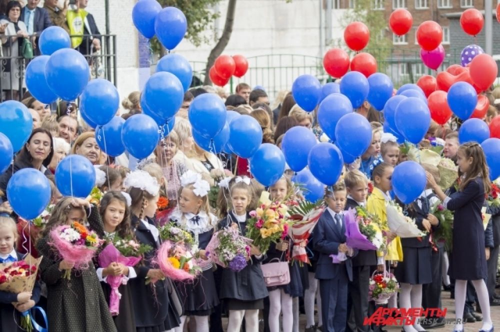 Наибольшие расходы у родителей учащихся начальной школы, в частности, первоклашек.
