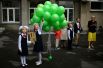 Ученики первых классов гимназии №1 города Новосибирска перед началом торжественной линейки посвященной Дню знаний.