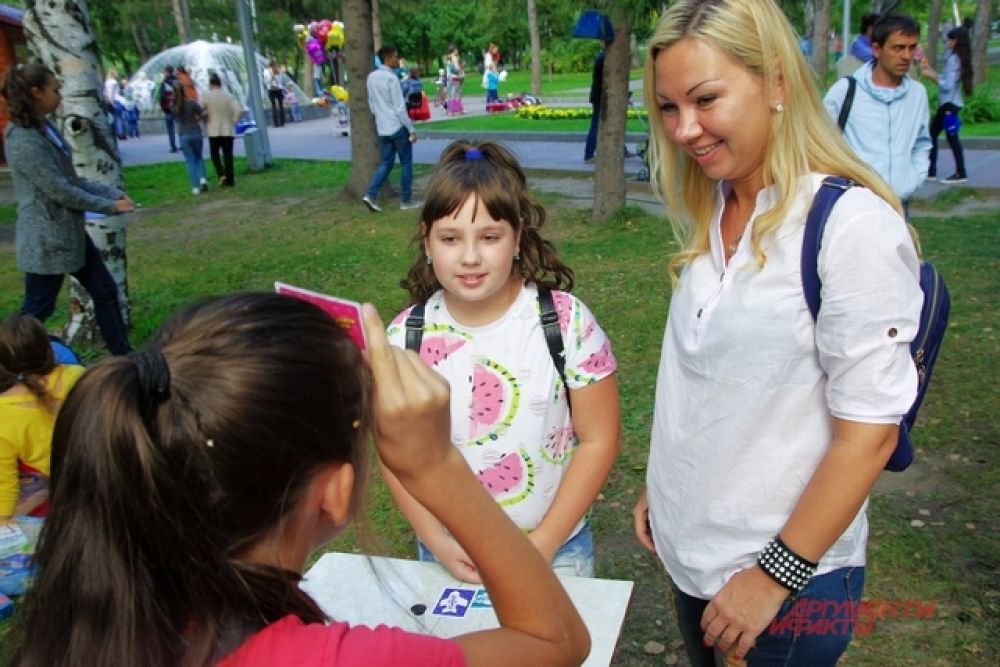 Некоторые даже подготовились и надели тематические футболки