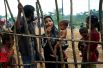 Беженцев рохинджа принимают в Бангладеш. По данным очевидцев, некоторые из них ранены.