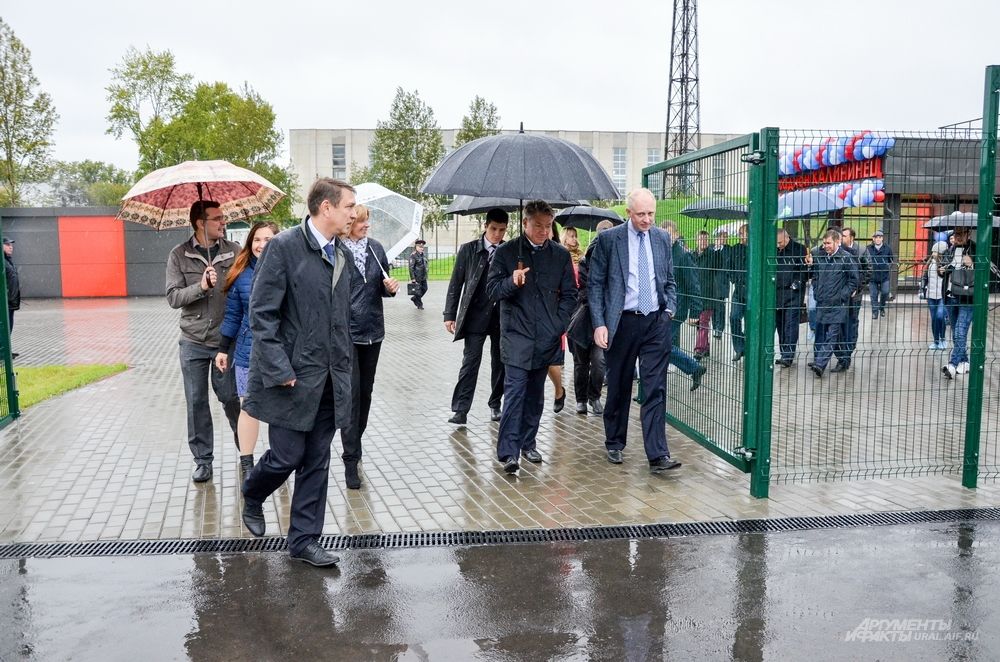 Поэтому делегация спортивных чиновников продолжила участие в мероприятии без вице-премьера.
