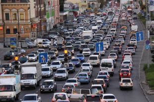 Активисты с еврономерами устроили транспортный коллапс в Киеве