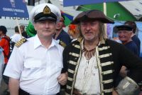 «Два капитана» - Михаил Чурин (слева) и отчаянный английский пират.