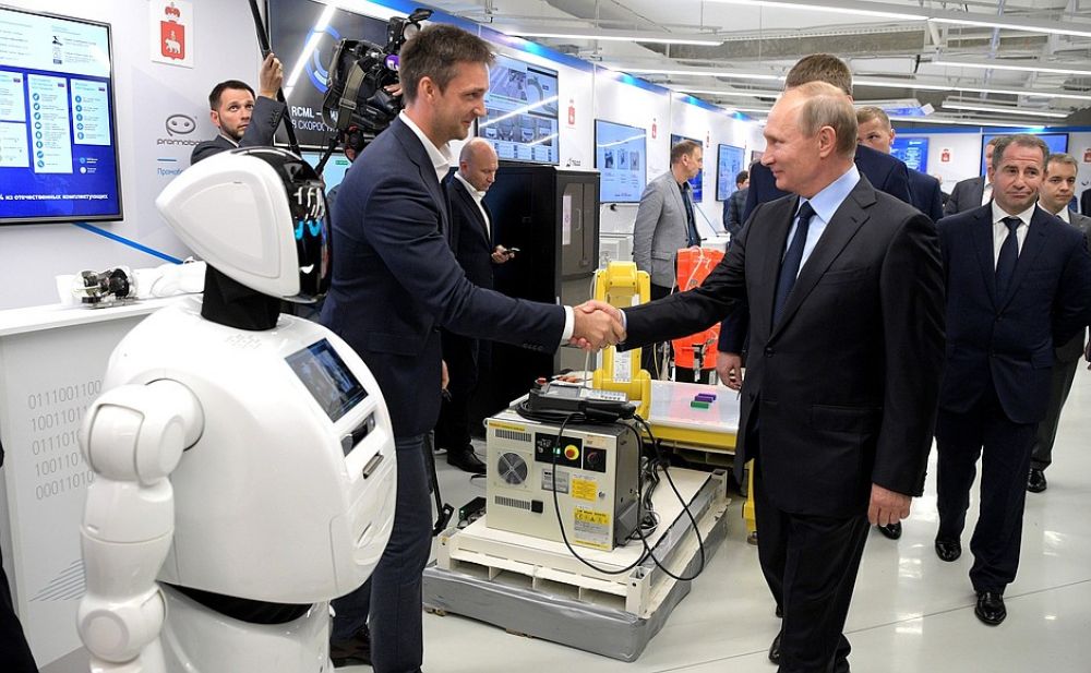 Владимиру Путину рассказали про промобота.