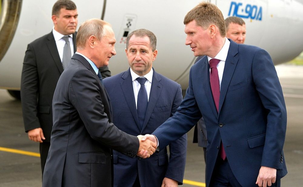 Самолёт Президента приземлился в пермском аэропорту в половине шестого вечера.