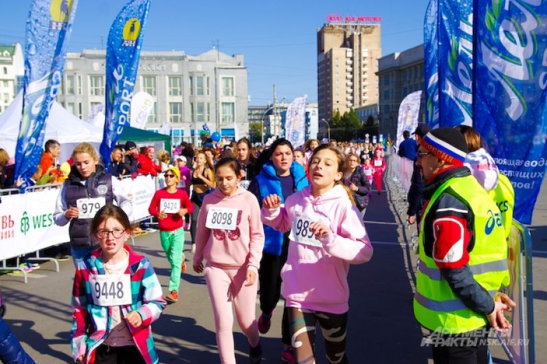 Девушки постарше - 2000 – 2002 гг. р пробежали в два раза больше - 3600 метров.