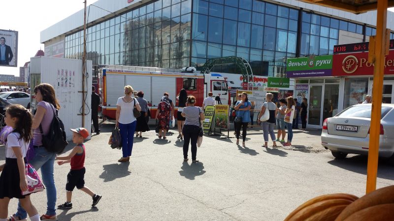Эвакуация людей на Тухачевском рынке