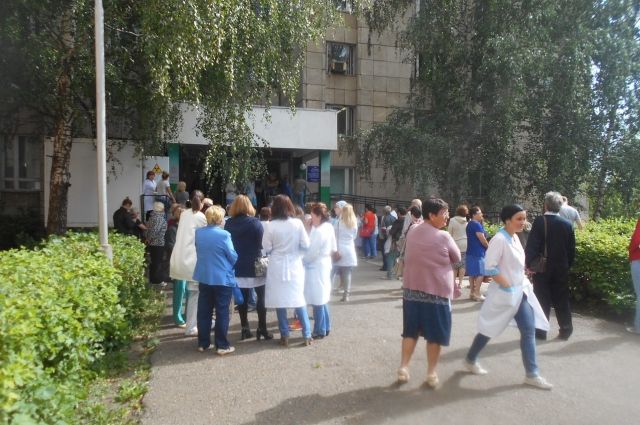 В Омске 10 и 11 сентября по поступившим звонкам о заминировании были эвакуированы люди из нескольких десятков зданий.