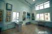 Один зал отведён под экспозицию картин, подаренных центру художниками из разных уголков России.