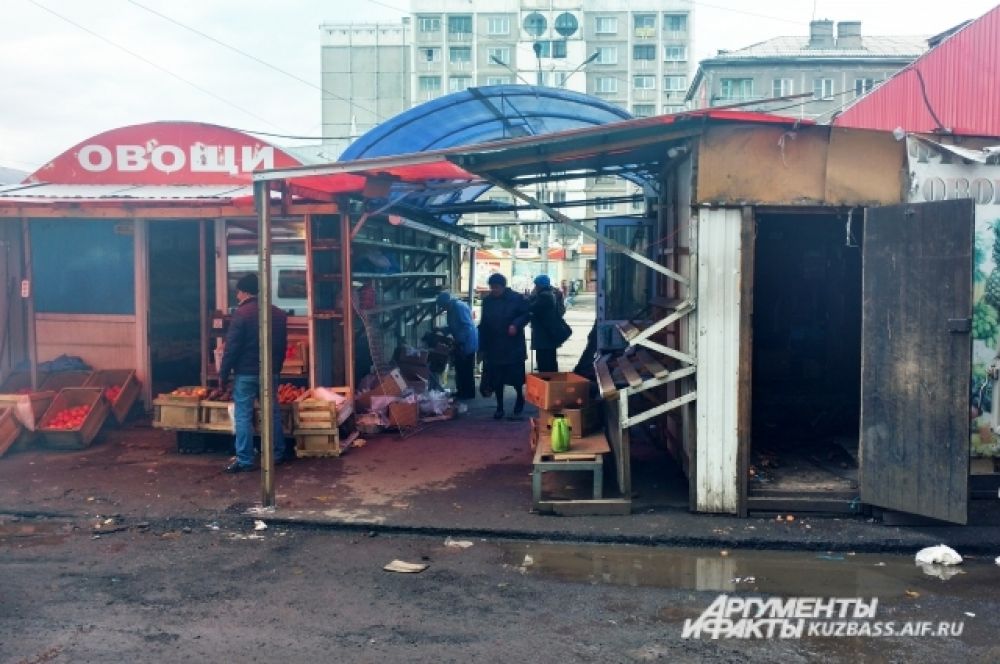 Как сообщает пресс-служба УФССП России по Кемеровской области, предпринимателей не раз предупреждали, что территорию нужно освободить.