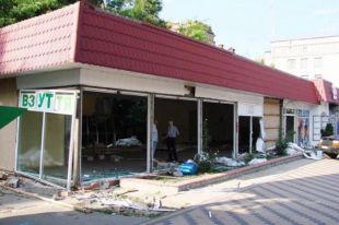 В Киеве владельцы МАФа угрожали коммунальщикам оружием