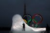 13 сентября. Олимпийские кольца на площади Трокадеро в Париже после официального заявления МОК о том, что Париж выиграл заявку на проведение Олимпиады 2024 года.