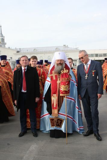 Владыка Кирилл и Павел Креков (на фото - слева)