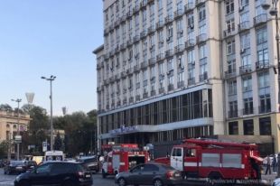 В центре Киева загорелся подземный переход