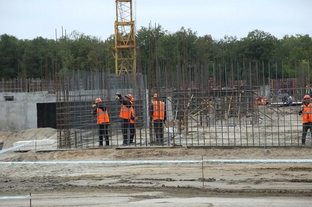 На Ямале за время строительства жилого дома проходит минимум десять проверок