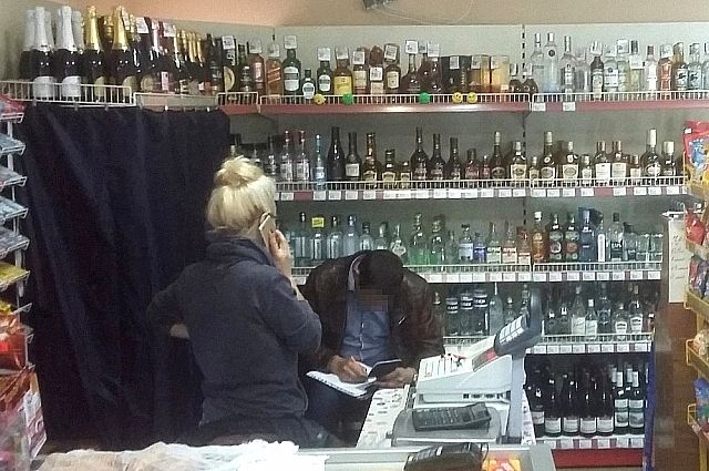 Возбуждено первое в Калининграде уголовное дело из-за нелегального алкоголя.