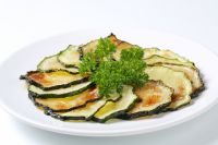 При приготовлении в духовке овощи сохраняют витамины.