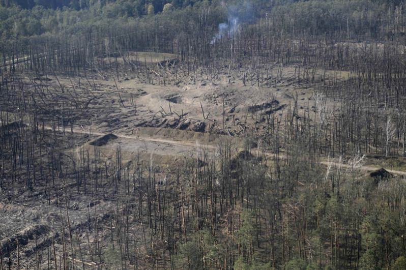 Аэрофотосъемка на территории военной базы после недавних взрывов на складах боеприпасов в Винницкой области.