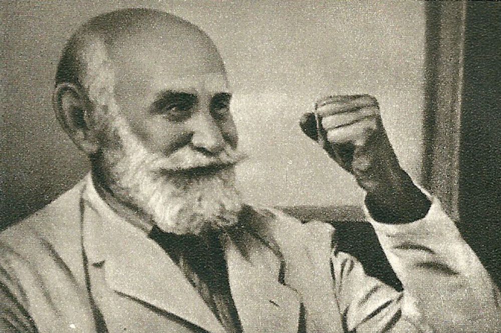 1904 год, Иван Петрович Павлов. Нобелевская премия в области физиологии и медицины «за работу по физиологии пищеварения».