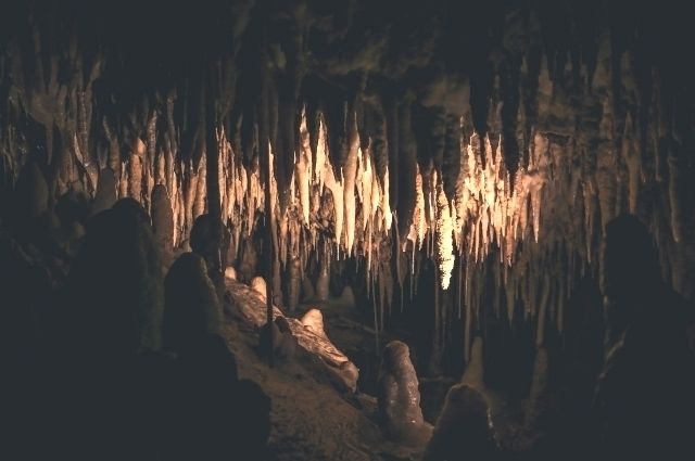 Пещера.