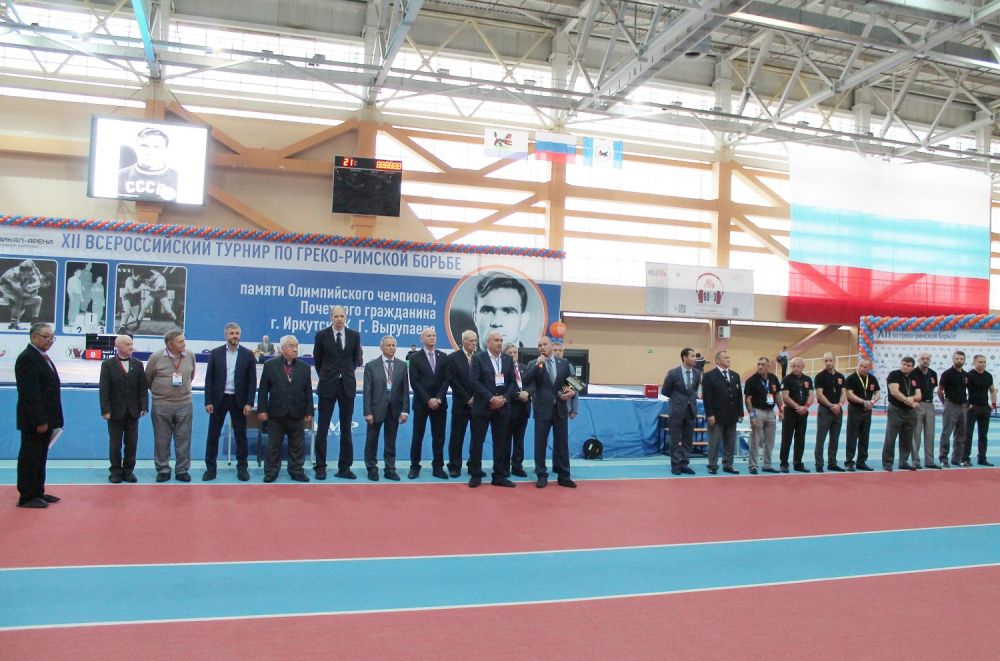 Соревнования открыл министр спорта Иркутской области.